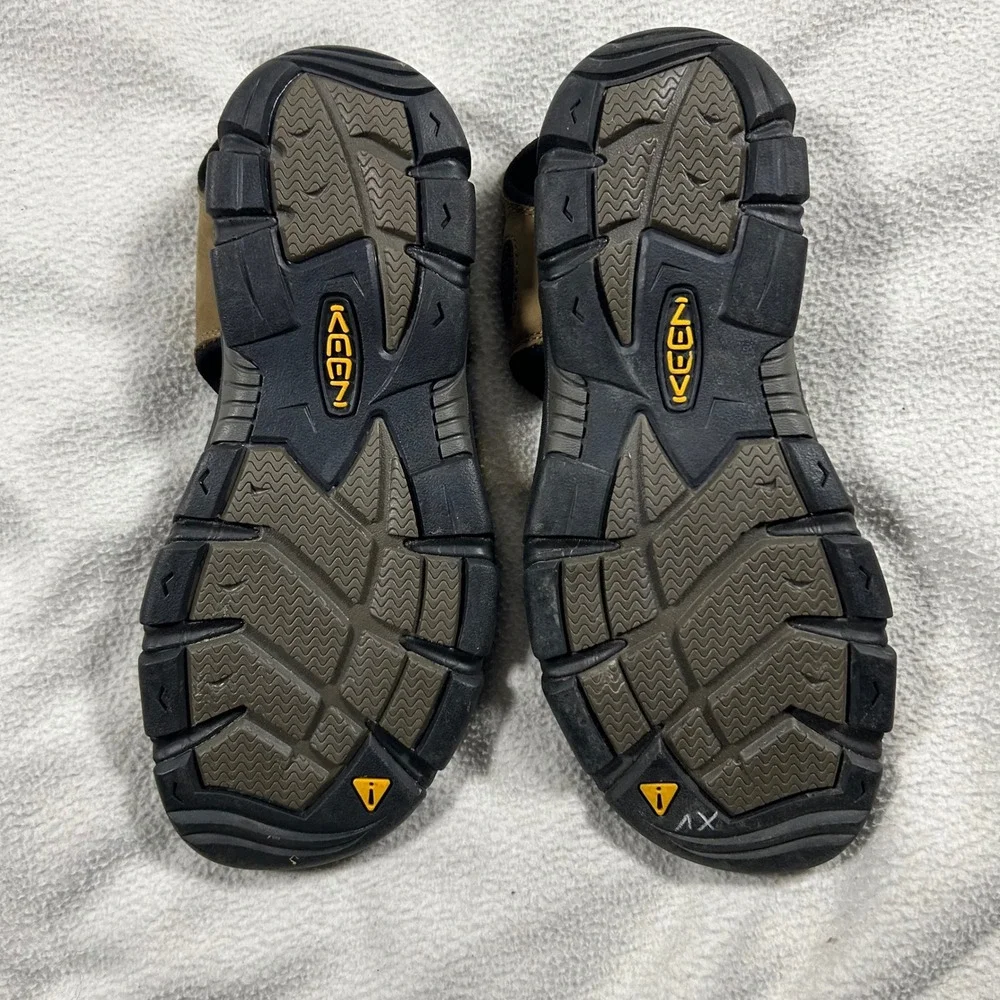 Keen Daytona II Sandals Mens 9.5 Brown Waterproof Leather Bungee Trail Shoe Hike